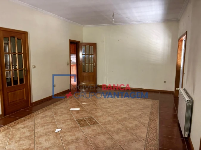 Moradia T3 para Venda em Milheiros de Poiares Foto 7