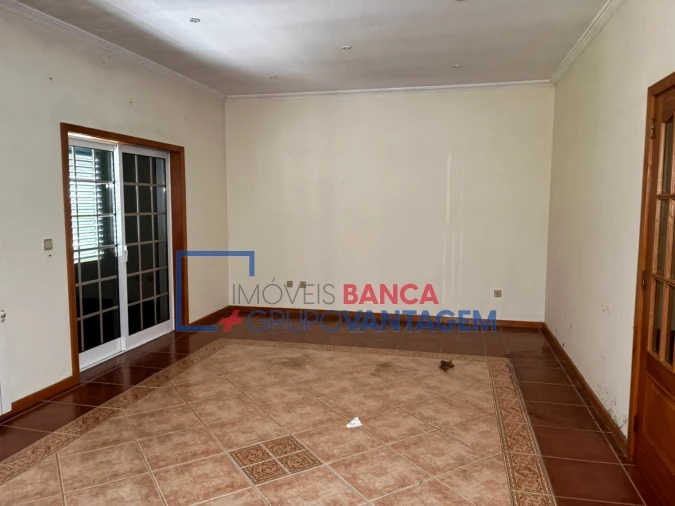 Moradia T3 para Venda em Milheiros de Poiares Foto 8