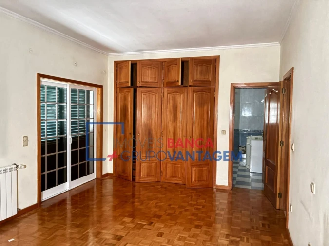 Moradia T3 para Venda em Milheiros de Poiares Foto 11