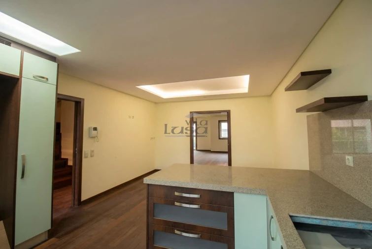 Moradia T4 para Venda em Mafamude e Vilar do Paraíso Foto 8