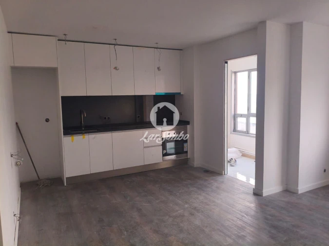 Apartamento T2 para Venda em Nogueira e Silva Escura