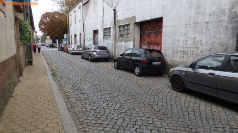 Prédio para Venda em Gulpilhares e Valadares