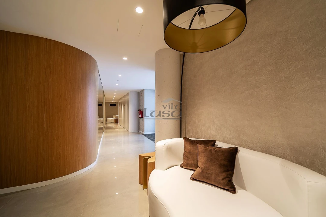 Apartamento T2 para Venda em Mafamude e Vilar do Paraíso Foto 2