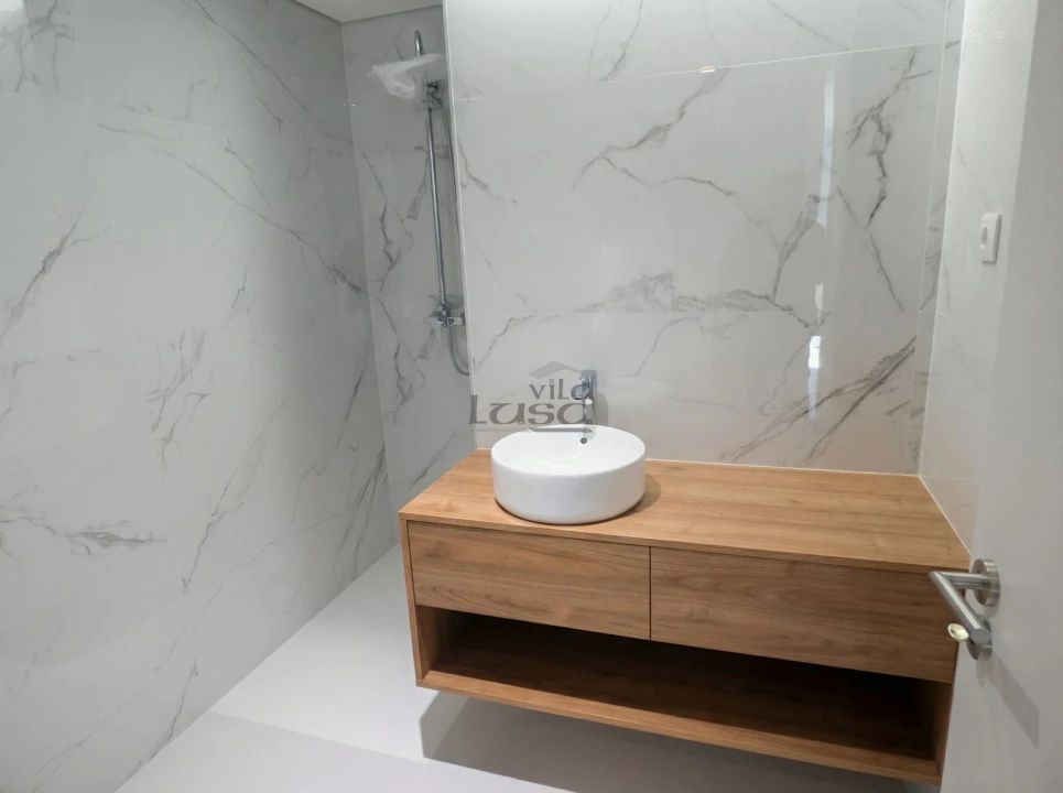 Apartamento T2 para Venda em Mafamude e Vilar do Paraíso Foto 19