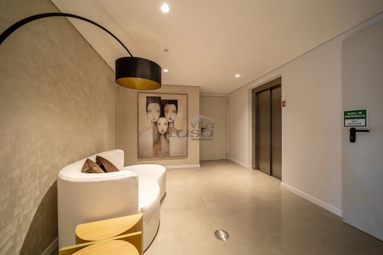 Apartamento T2 para Venda em Mafamude e Vilar do Paraíso Foto 4