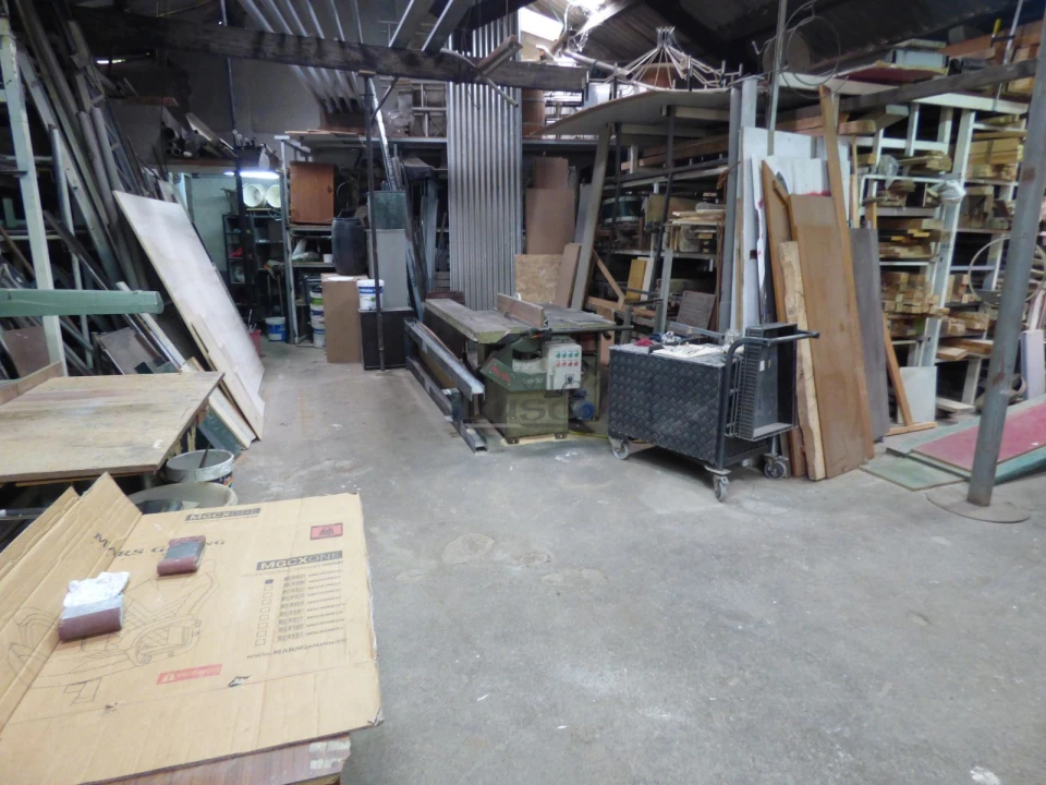 Prédio para Venda em Santa Marinha e São Pedro da Afurada Foto 4