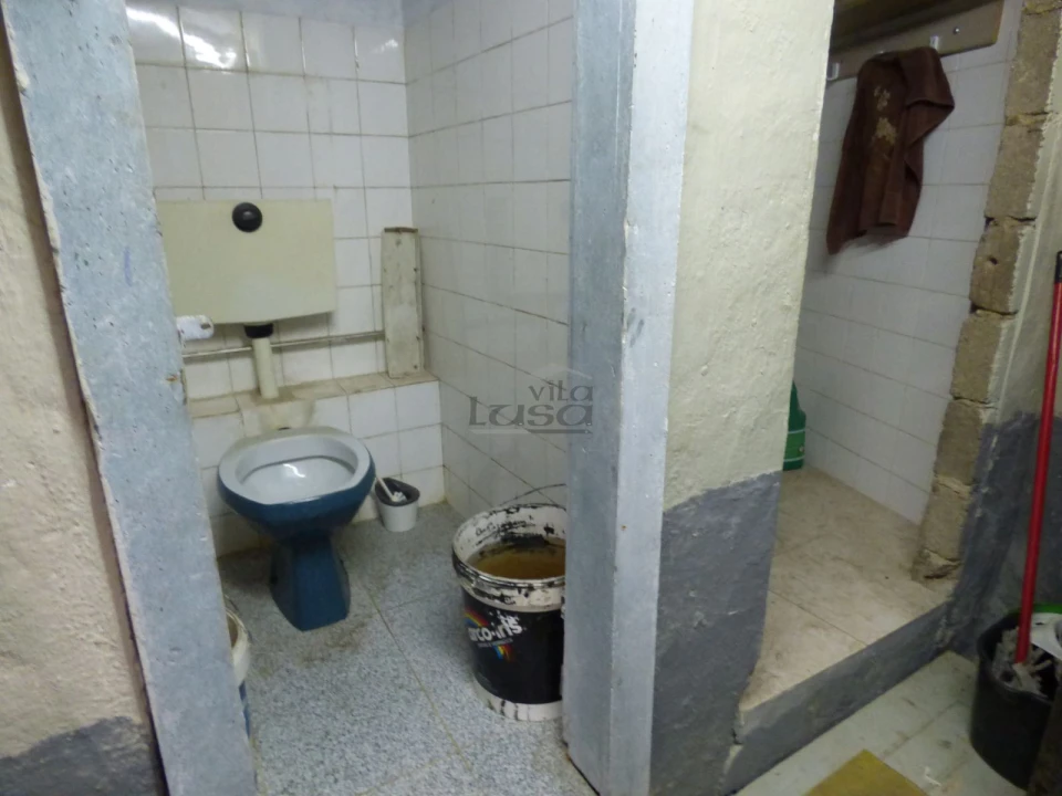 Prédio para Venda em Santa Marinha e São Pedro da Afurada Foto 13