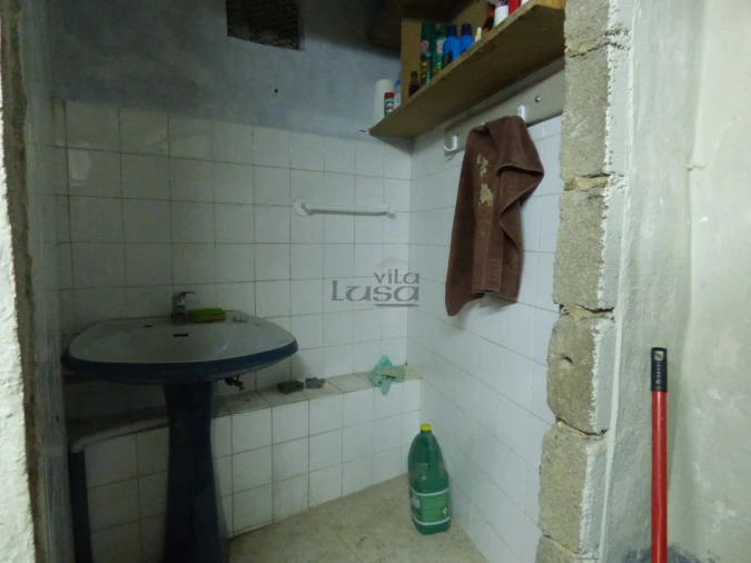 Prédio para Venda em Santa Marinha e São Pedro da Afurada Foto 14