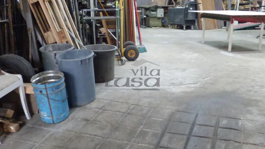 Prédio para Venda em Santa Marinha e São Pedro da Afurada