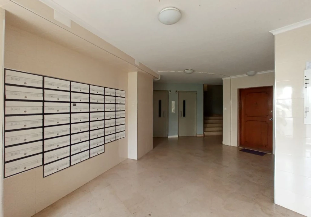 Apartamento T2 para Venda em Portimão Foto 3