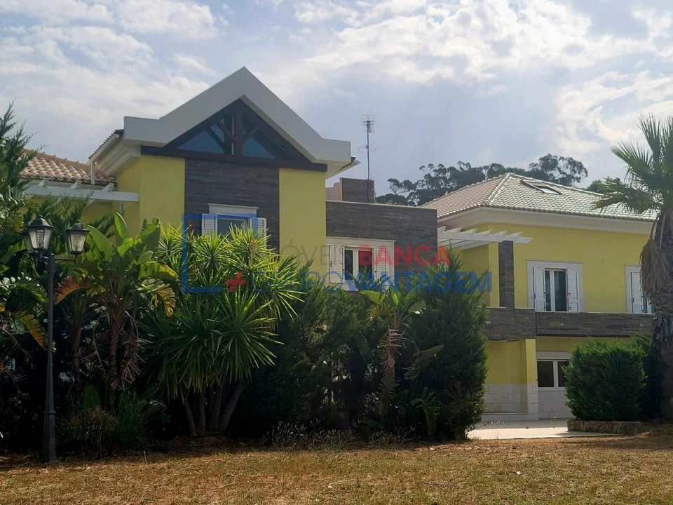 Moradia T6 para Venda em Queluz e Belas Foto 2