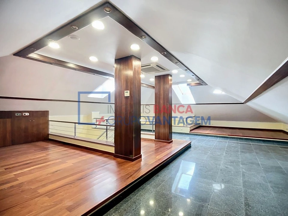 Moradia T6 para Venda em Queluz e Belas Foto 16