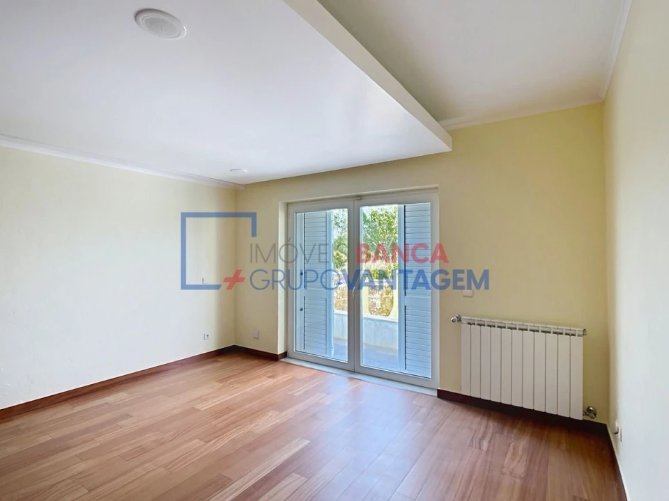 Moradia T6 para Venda em Queluz e Belas Foto 22