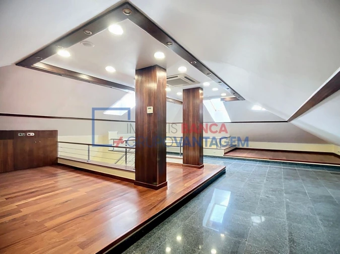 Moradia T6 para Venda em Queluz e Belas Foto 16