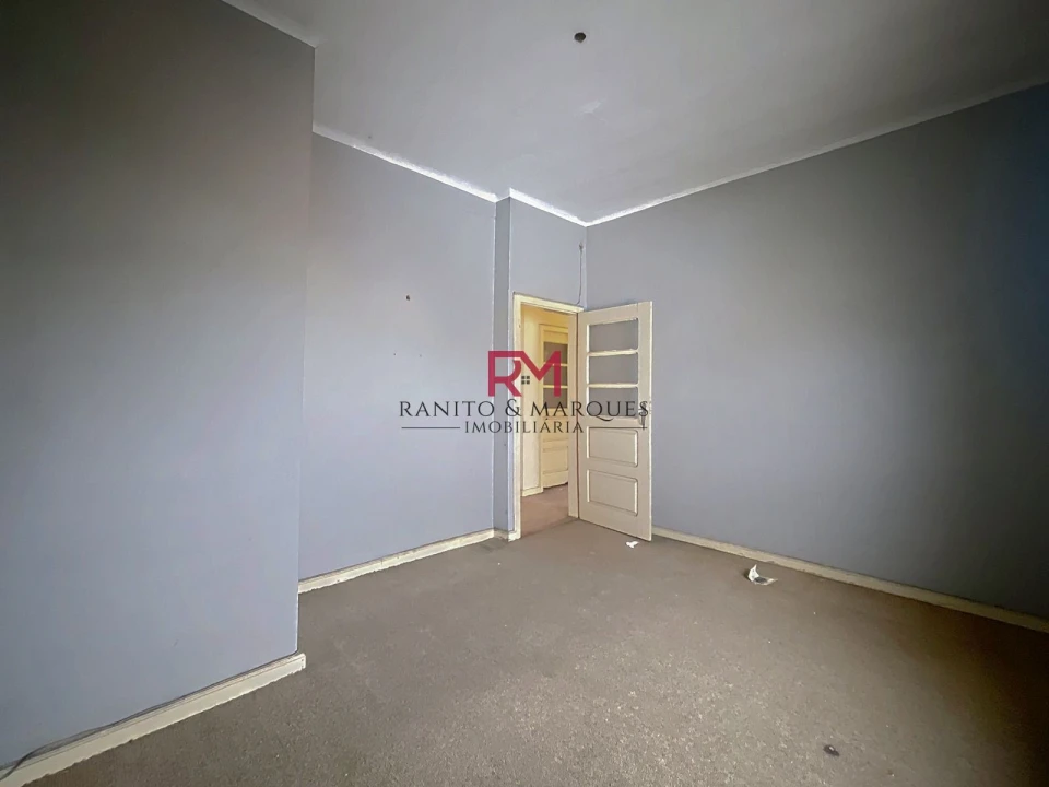 Moradia T5 para Venda em Campo e Sobrado Foto 5