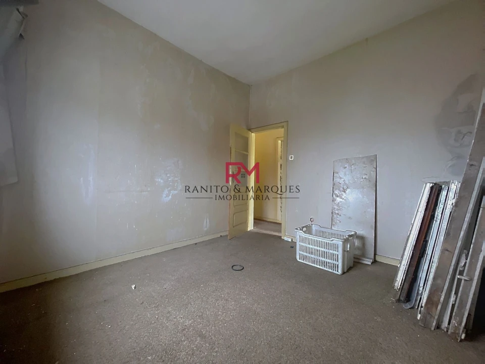 Moradia T5 para Venda em Campo e Sobrado Foto 6