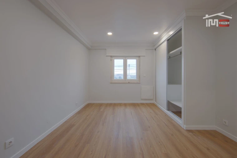 Moradia T4 para Venda em Queluz e Belas Foto 30