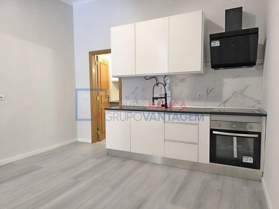 Loja para Venda em Queluz e Belas Foto 1