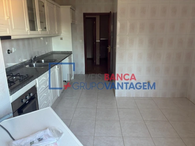 Apartamento T3 para Venda em Sandim, Olival, Lever e Crestuma Foto 2