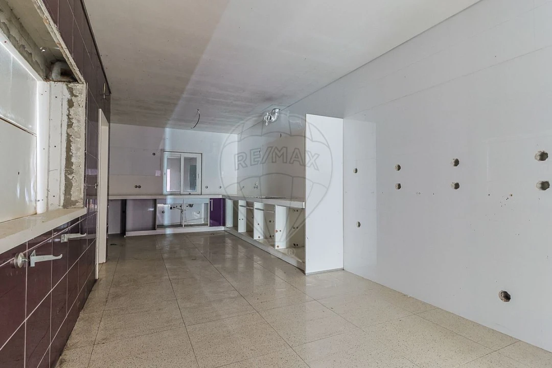 Moradia T4 para Venda em Buarcos Foto 8