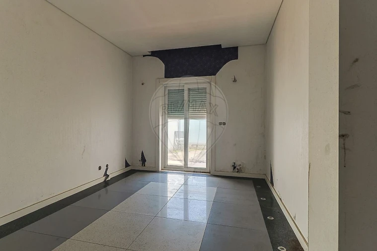 Moradia T4 para Venda em Buarcos Foto 11