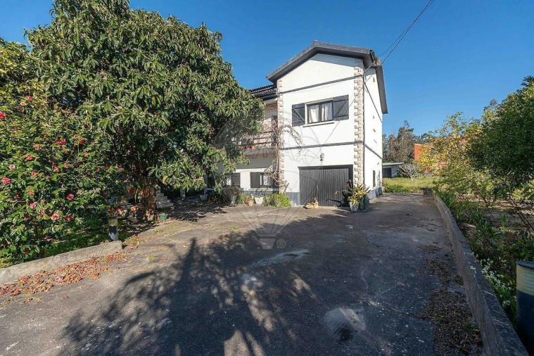 Moradia T4 para Venda em Ferreira-A-Nova Foto 1