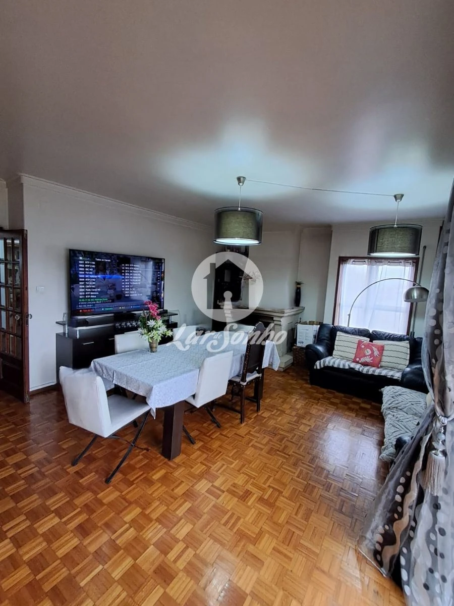 Apartamento T4 para Venda em Barcelos, V.Boa, V.Frescainha Foto 1