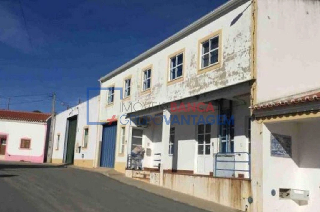 Armazém para Venda em Vale de Santiago Foto 1