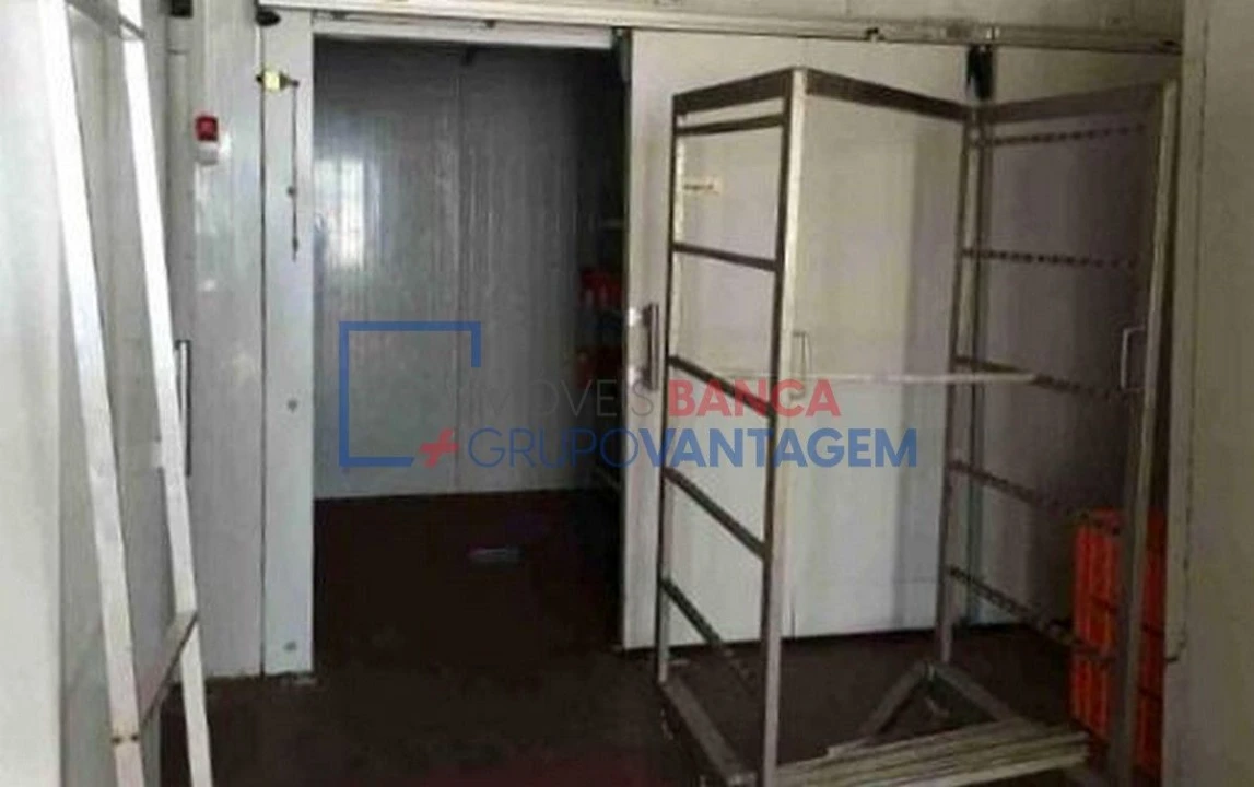 Armazém para Venda em Vale de Santiago Foto 4