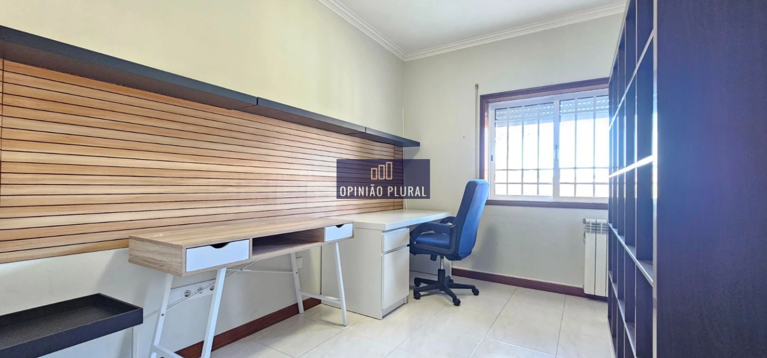 Moradia T4 para Arrendamento em Serzedo e Perosinho Foto 13