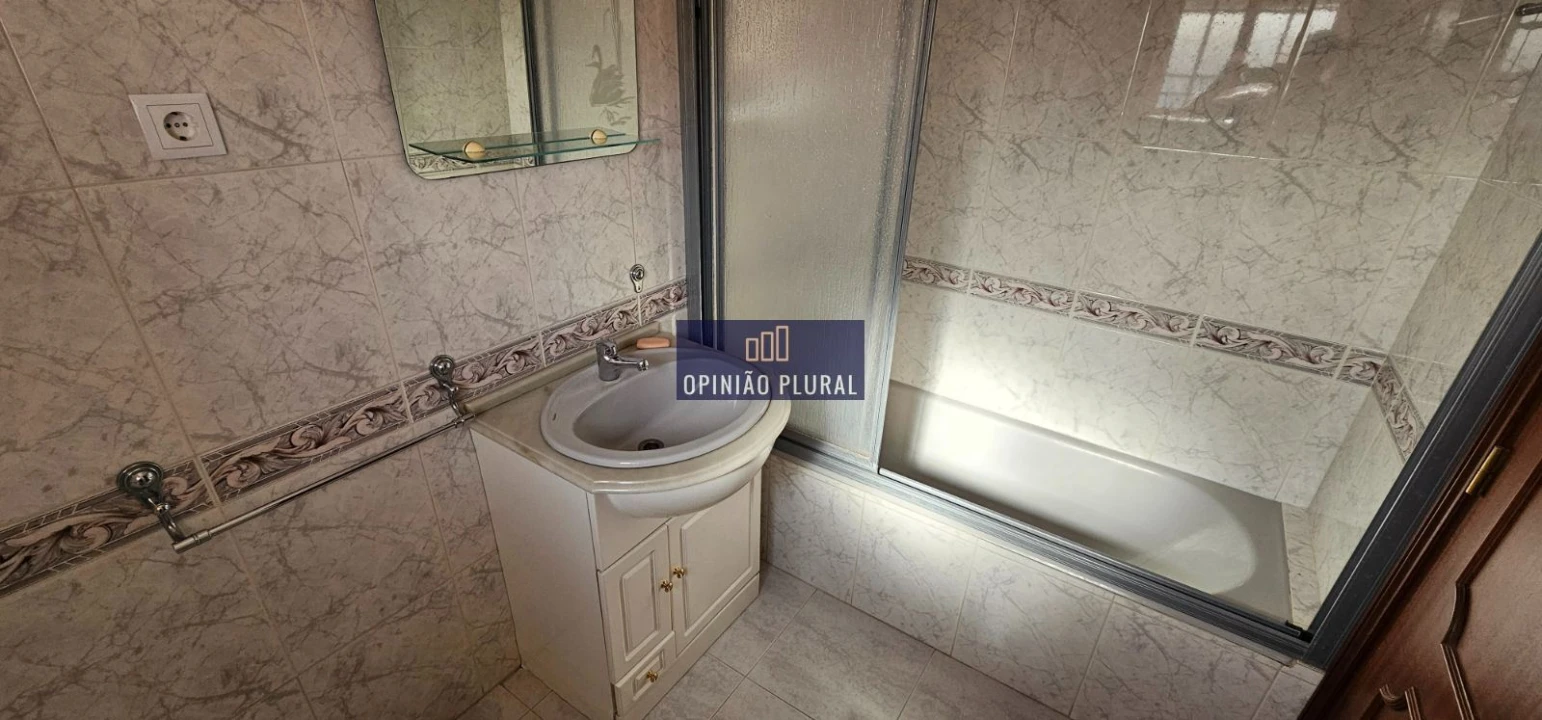 Moradia T4 para Arrendamento em Serzedo e Perosinho Foto 24