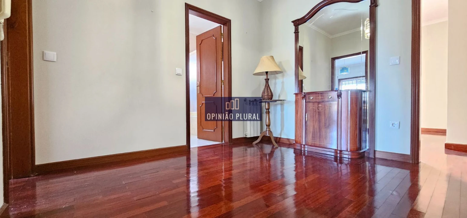 Moradia T4 para Arrendamento em Serzedo e Perosinho Foto 29