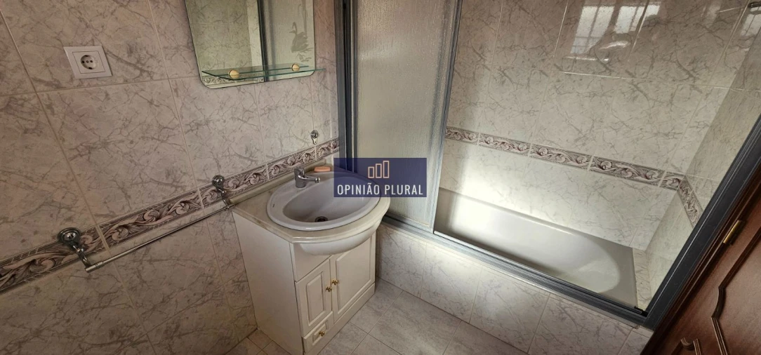 Moradia T4 para Arrendamento em Serzedo e Perosinho Foto 24