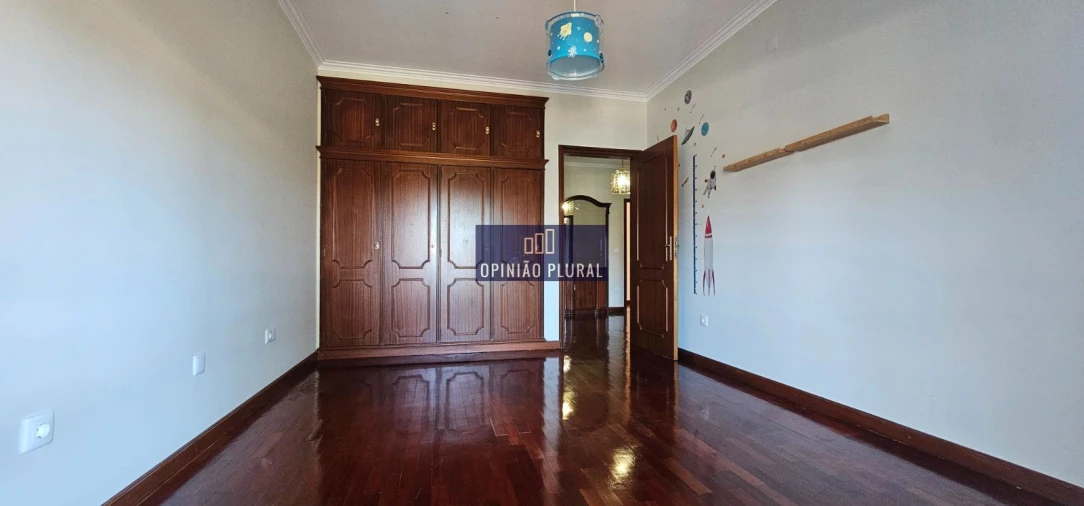 Moradia T4 para Arrendamento em Serzedo e Perosinho Foto 31