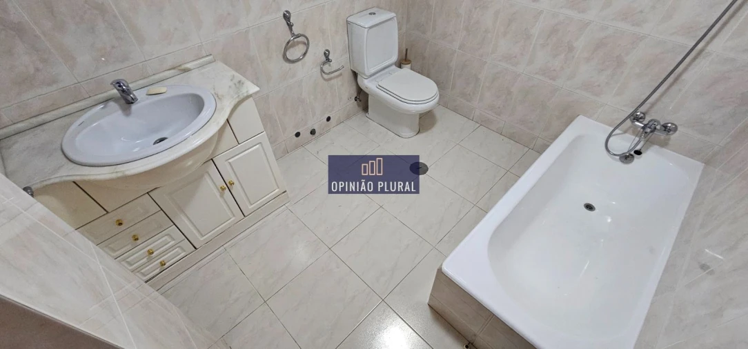 Moradia T4 para Arrendamento em Serzedo e Perosinho Foto 36