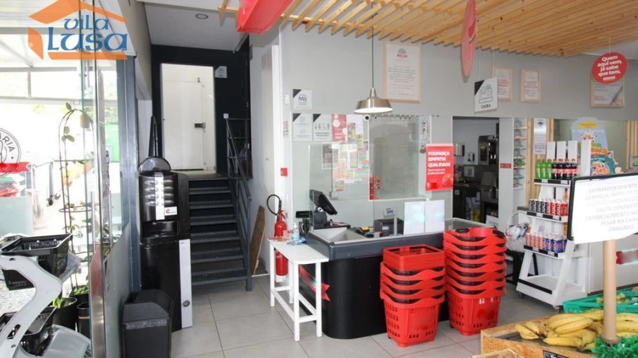 Armazém para Arrendamento em Sandim, Olival, Lever e Crestuma