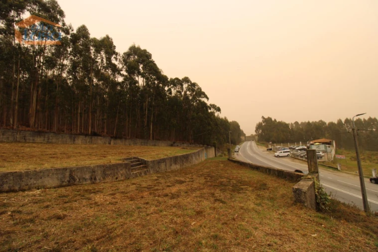 Terreno Misto para Venda em Sandim, Olival, Lever e Crestuma Foto 1