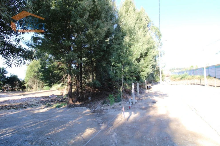 Terreno para Venda em Serzedo e Perosinho Foto 2