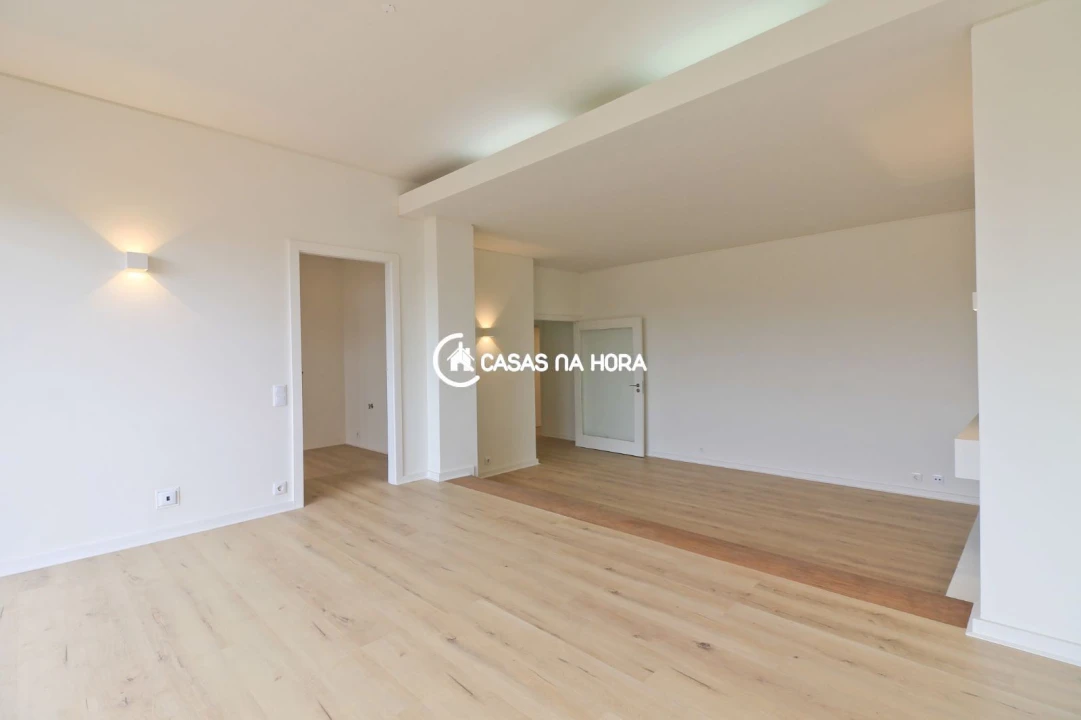 Apartamento T4 para Venda em São Mamede de Infesta e Senhora da Hora Foto 2