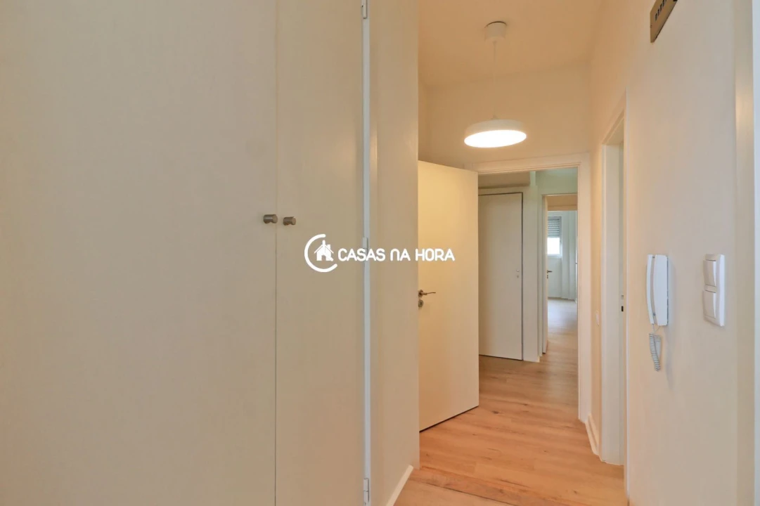 Apartamento T4 para Venda em São Mamede de Infesta e Senhora da Hora Foto 4
