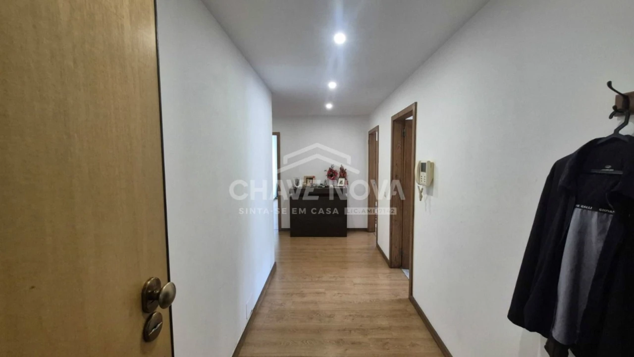 Apartamento T2 para Venda em Gulpilhares e Valadares Foto 2