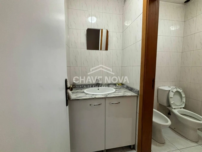 Loja para Venda em Santa Marinha e São Pedro da Afurada Foto 7