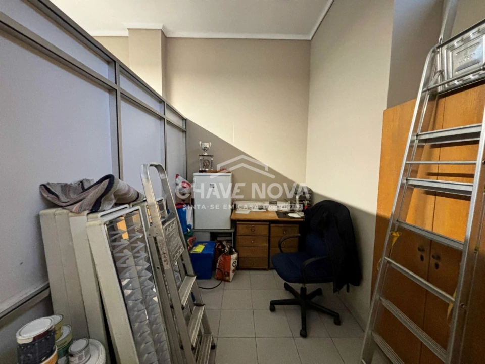 Loja para Arrendamento em Santa Marinha e São Pedro da Afurada Foto 9