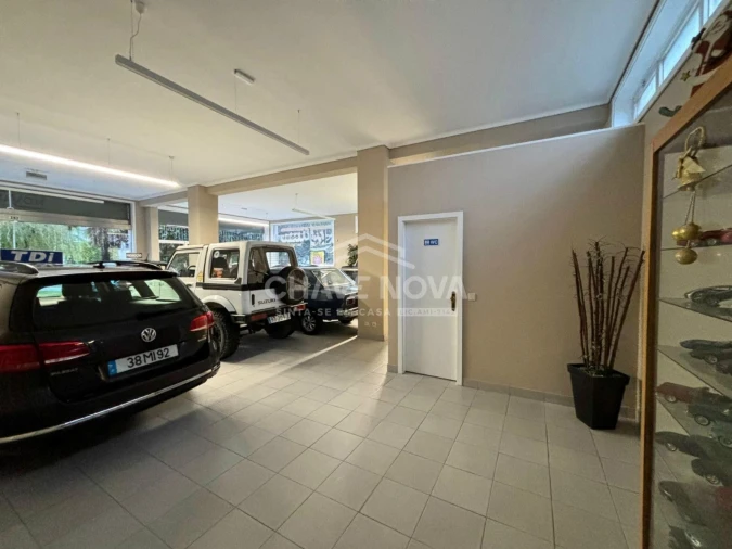 Loja para Arrendamento em Santa Marinha e São Pedro da Afurada Foto 4