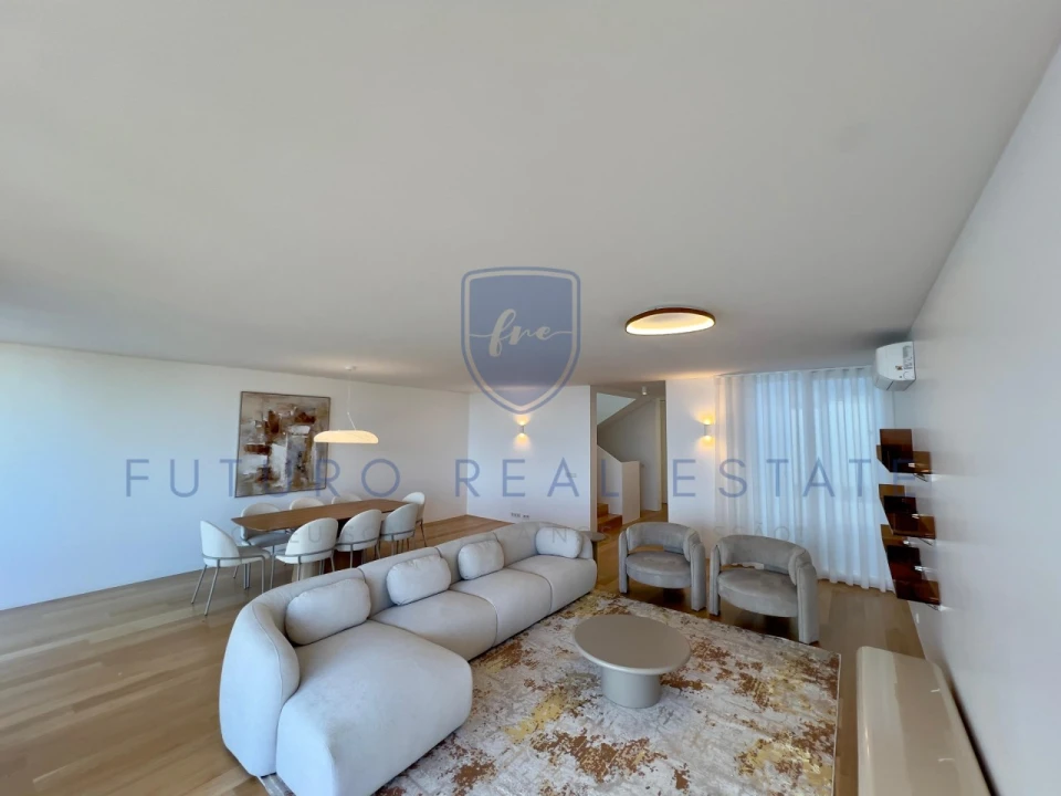 Moradia T4 para Venda em São Martinho Foto 8