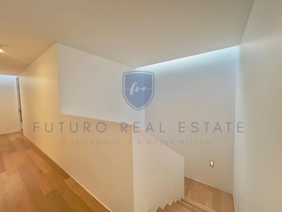 Moradia T4 para Venda em São Martinho Foto 50