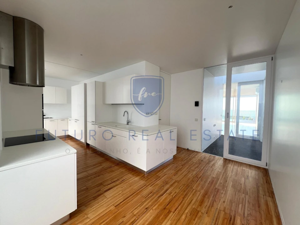 Moradia T4 para Venda em São Martinho Foto 11