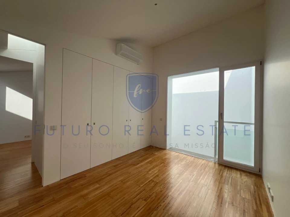 Moradia T4 para Venda em São Martinho Foto 33