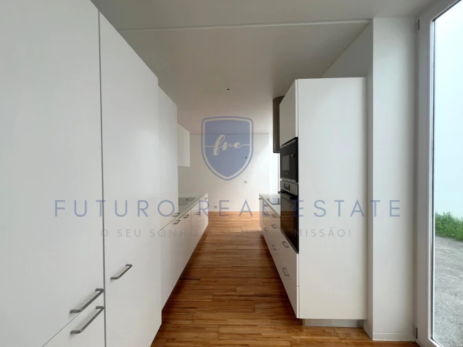 Moradia T4 para Venda em São Martinho Foto 8