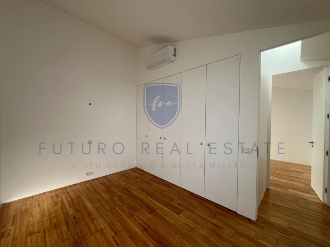 Moradia T4 para Venda em São Martinho Foto 34